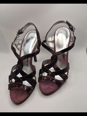 Calvin Klein Womens Shoes Pallas Metallic Leather Strappy Stiletto Raisin Sz 7